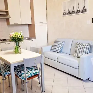 A 5 Minuti Metro M2 Milano Casa Nella Corte Appartamento